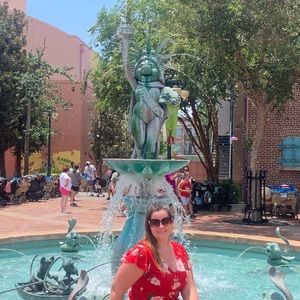 Meet your Posher, Cynthia